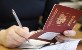 МВД предложило оформлять обычные загранпаспорта вместо биометрических