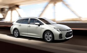 Обновлён универсал Suzuki Swace, который сделан из Тойоты: модель стала мощнее